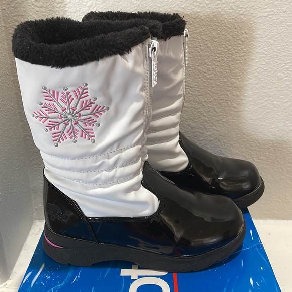 COPY - ❄️EUC TOTES KIDS WATERPROOF SNOW BOOTS ❄️ - Picture 2 of 7